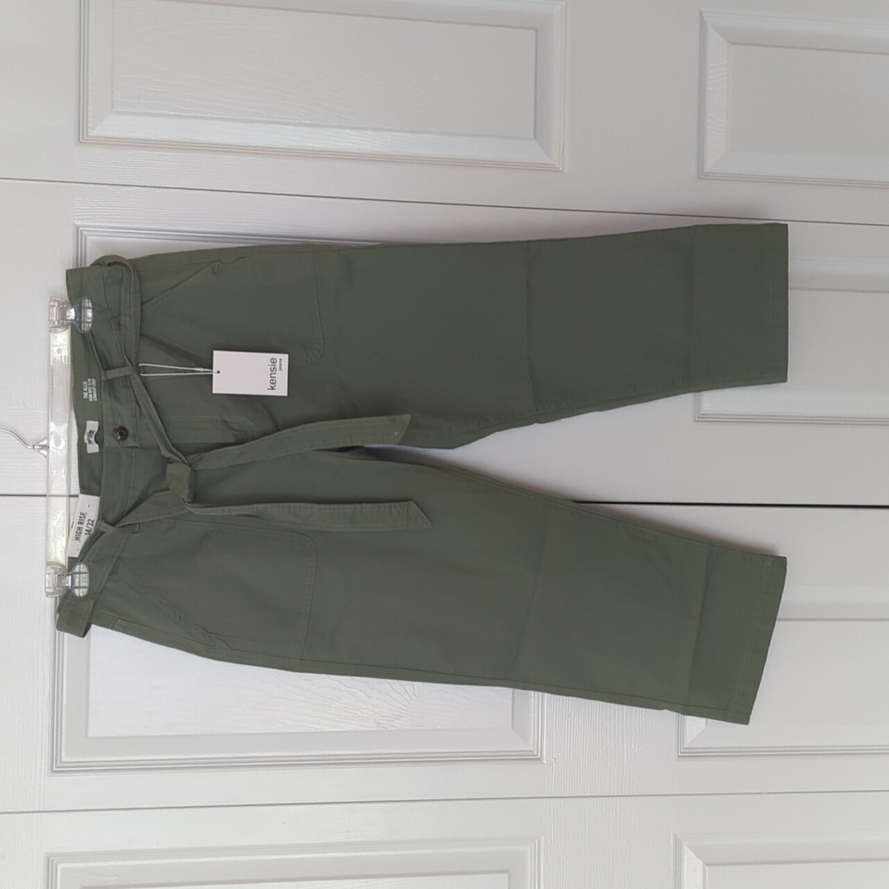 NWT Crop Pants